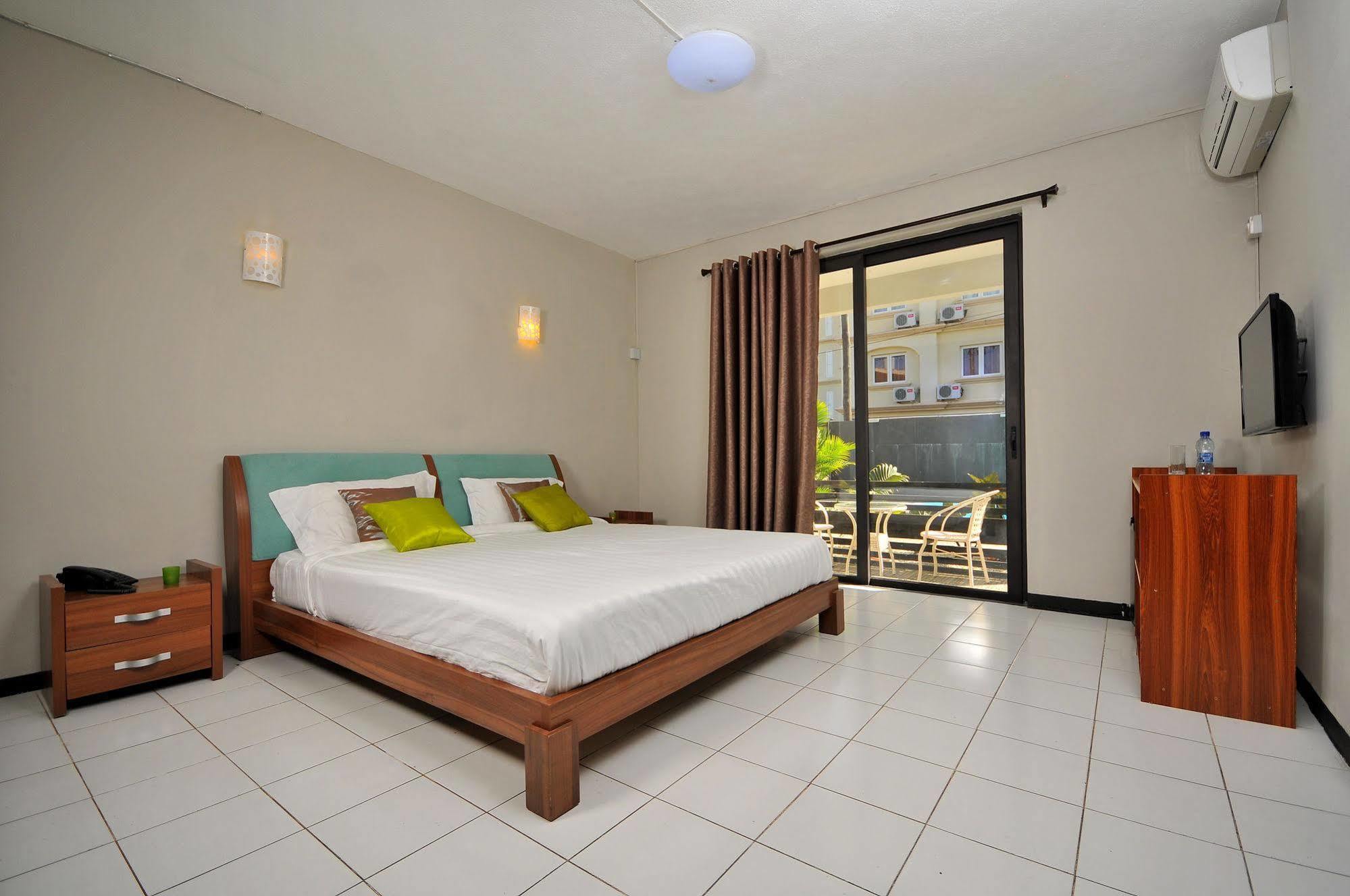 West Palm Inn Flic-en-Flacq Eksteriør billede